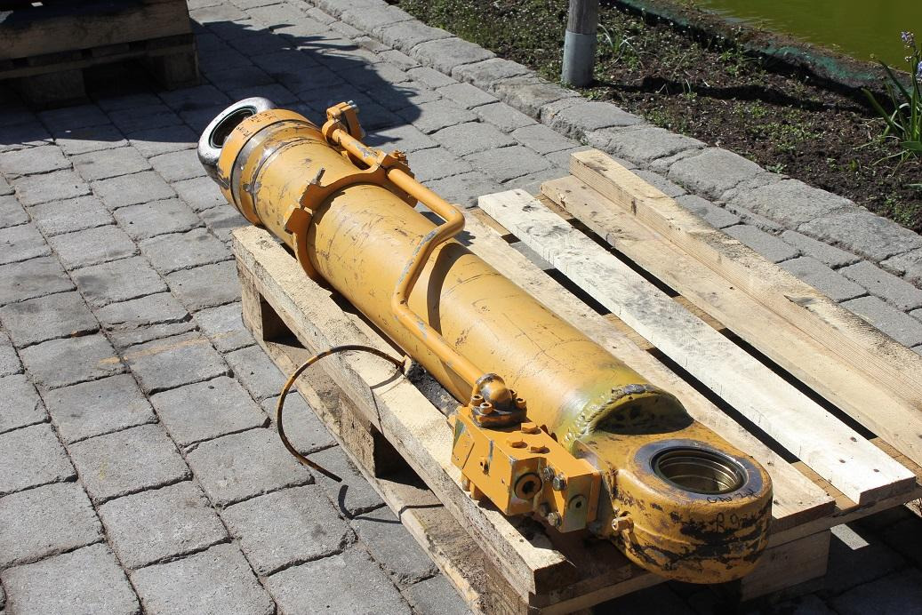 Liebherr R 924 HDSL LIT - Hydraulcylinder för Byggmaskiner: bild 2 Liebherr R 924 HDSL LIT - Hydraulcylinder för Byggmaskiner: bild 2