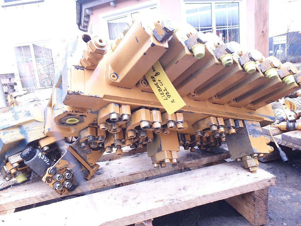 Liebherr R 932 LIT - Hydraulventil för Byggmaskiner: bild 2 Liebherr R 932 LIT - Hydraulventil för Byggmaskiner: bild 2