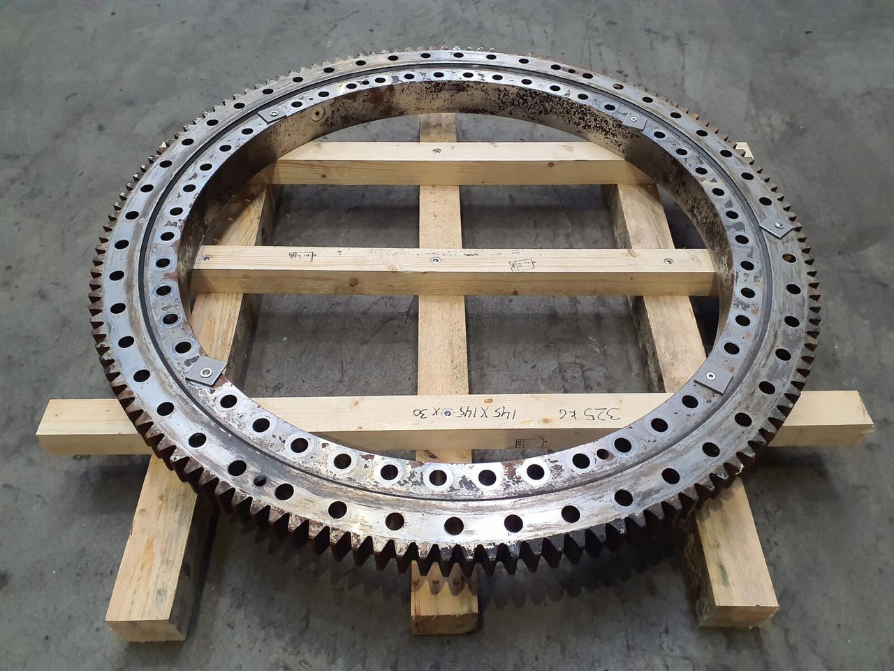 FAUN RTF 25-2 slewing ring - Svängkrans för Mobilkran: bild 1 FAUN RTF 25-2 slewing ring - Svängkrans för Mobilkran: bild 1