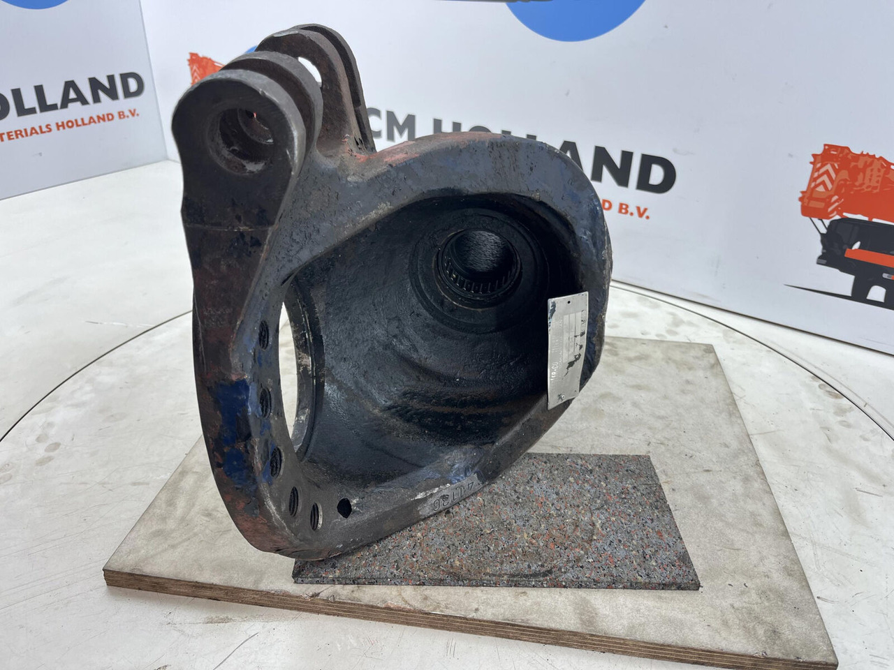 Grove GMK Steering knuckle 16 holes - Styrspindel för Mobilkran: bild 5 Grove GMK Steering knuckle 16 holes - Styrspindel för Mobilkran: bild 5