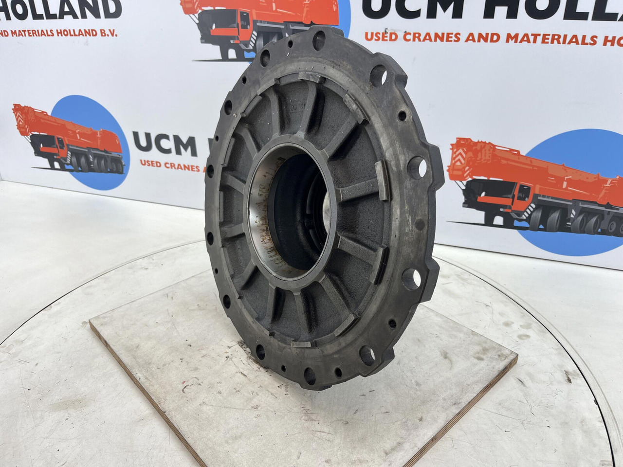 Krupp KMK 3045 Megatrak wheel hub - Hub för Byggmaskiner: bild 1 Krupp KMK 3045 Megatrak wheel hub - Hub för Byggmaskiner: bild 1
