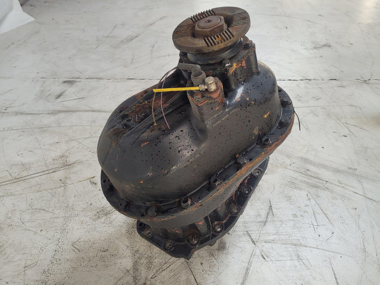 Spierings SK-598 AT 5 mid differential axle 3 - Differential för Mobilkran: bild 5 Spierings SK-598 AT 5 mid differential axle 3 - Differential för Mobilkran: bild 5