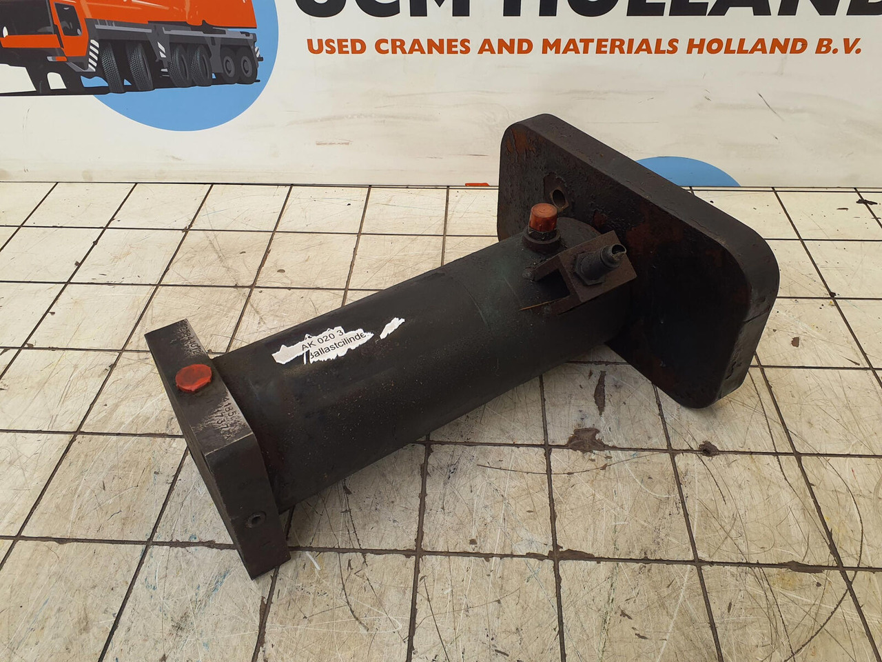 Terex AC 155 counterweight lift cylinder - Hydraulcylinder för Mobilkran: bild 3 Terex AC 155 counterweight lift cylinder - Hydraulcylinder för Mobilkran: bild 3