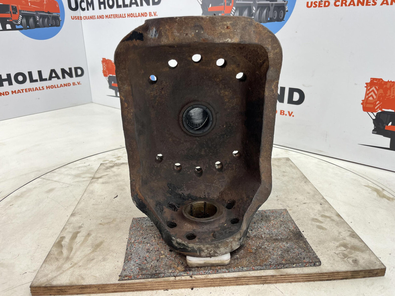 Terex AC 25 Steering knuckle 16 holes axle 2 - Styrspindel för Mobilkran: bild 5 Terex AC 25 Steering knuckle 16 holes axle 2 - Styrspindel för Mobilkran: bild 5