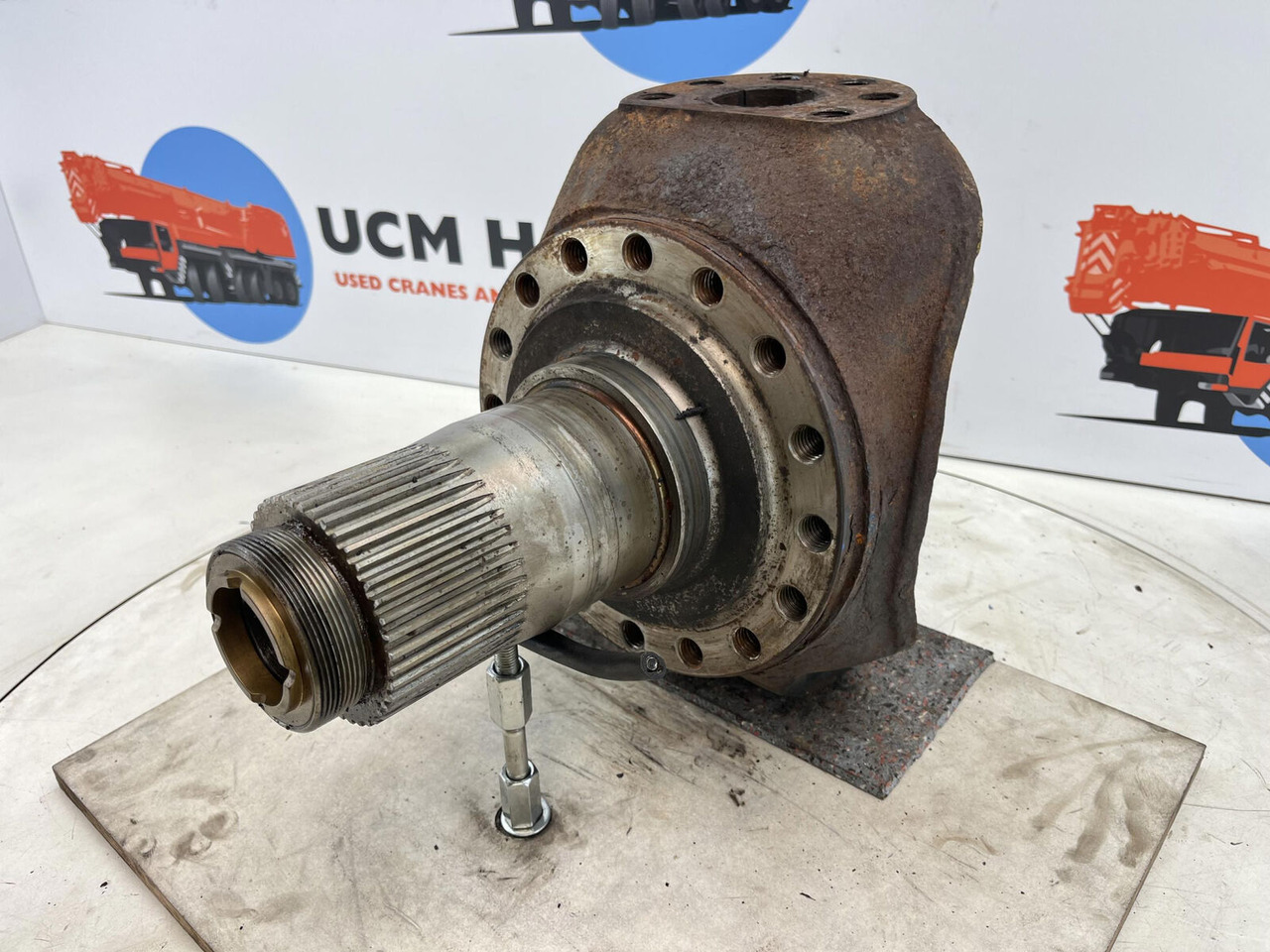 Terex AC 25 Steering knuckle 16 holes axle 2 - Styrspindel för Mobilkran: bild 1 Terex AC 25 Steering knuckle 16 holes axle 2 - Styrspindel för Mobilkran: bild 1