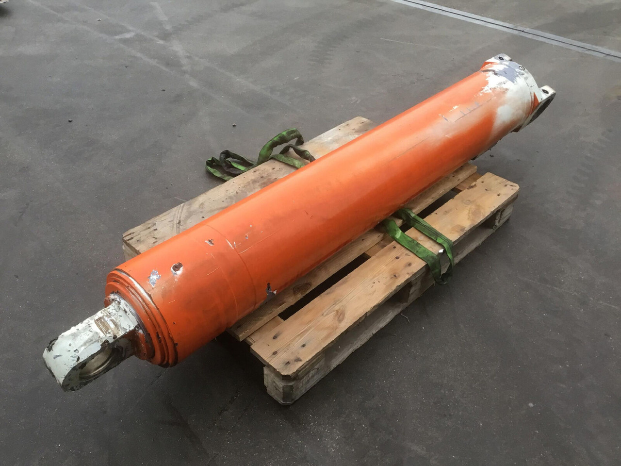 Terex AC 75 boom lift cylinder - Hydraulcylinder för Mobilkran: bild 1 Terex AC 75 boom lift cylinder - Hydraulcylinder för Mobilkran: bild 1