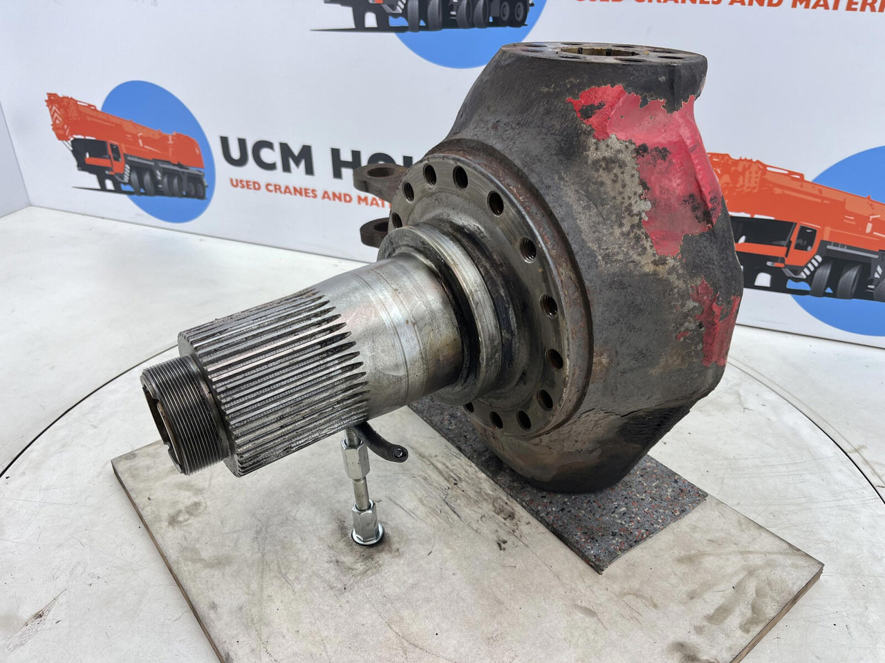 Terex Demag AC35 Steering knuckle 16 holes axle 2 right - Styrspindel för Mobilkran: bild 1 Terex Demag AC35 Steering knuckle 16 holes axle 2 right - Styrspindel för Mobilkran: bild 1