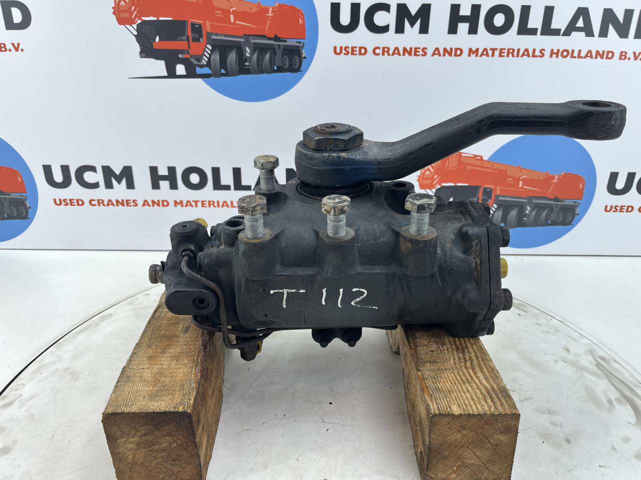 ZF LTM 1070 4.2 Steering box - Styrväxel för Mobilkran: bild 1 ZF LTM 1070 4.2 Steering box - Styrväxel för Mobilkran: bild 1