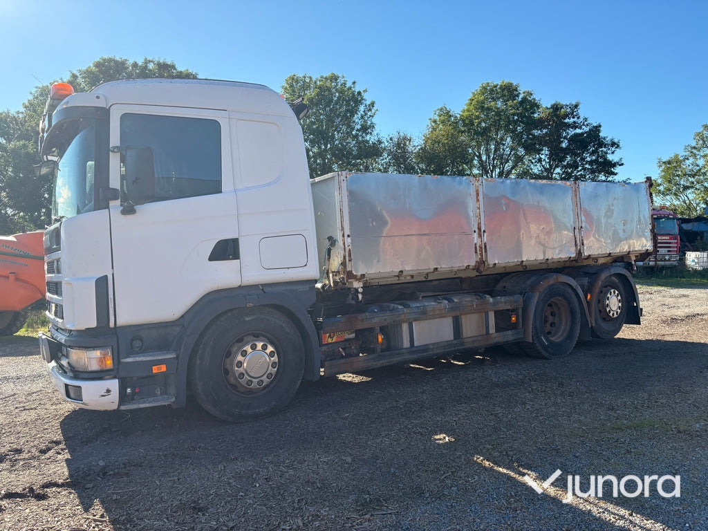 Lastbil Scania R124LB6X24NB470 - Tippbil lastbil: bild 2 Lastbil Scania R124LB6X24NB470 - Tippbil lastbil: bild 2