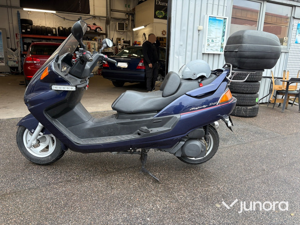 Motorcykel Yamaha YP250D SG 02 - Motorcykel: bild 5 Motorcykel Yamaha YP250D SG 02 - Motorcykel: bild 5