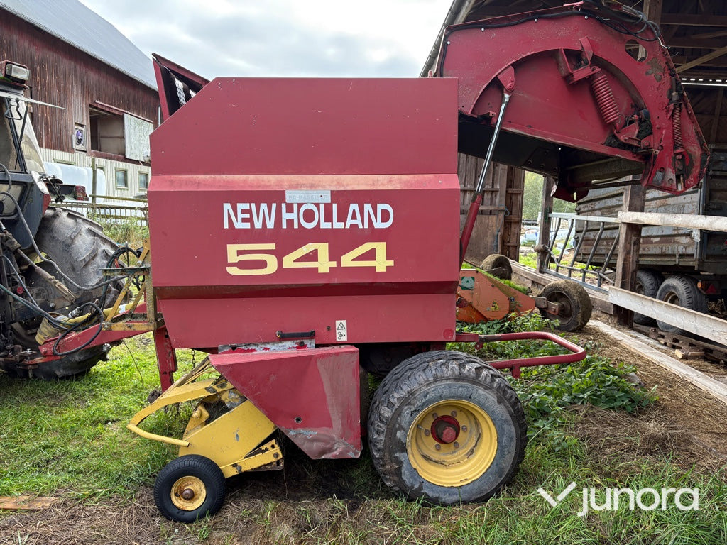 Rundbalspress New Holland 544 Cropcutter - Rundbalspress: bild 3 Rundbalspress New Holland 544 Cropcutter - Rundbalspress: bild 3