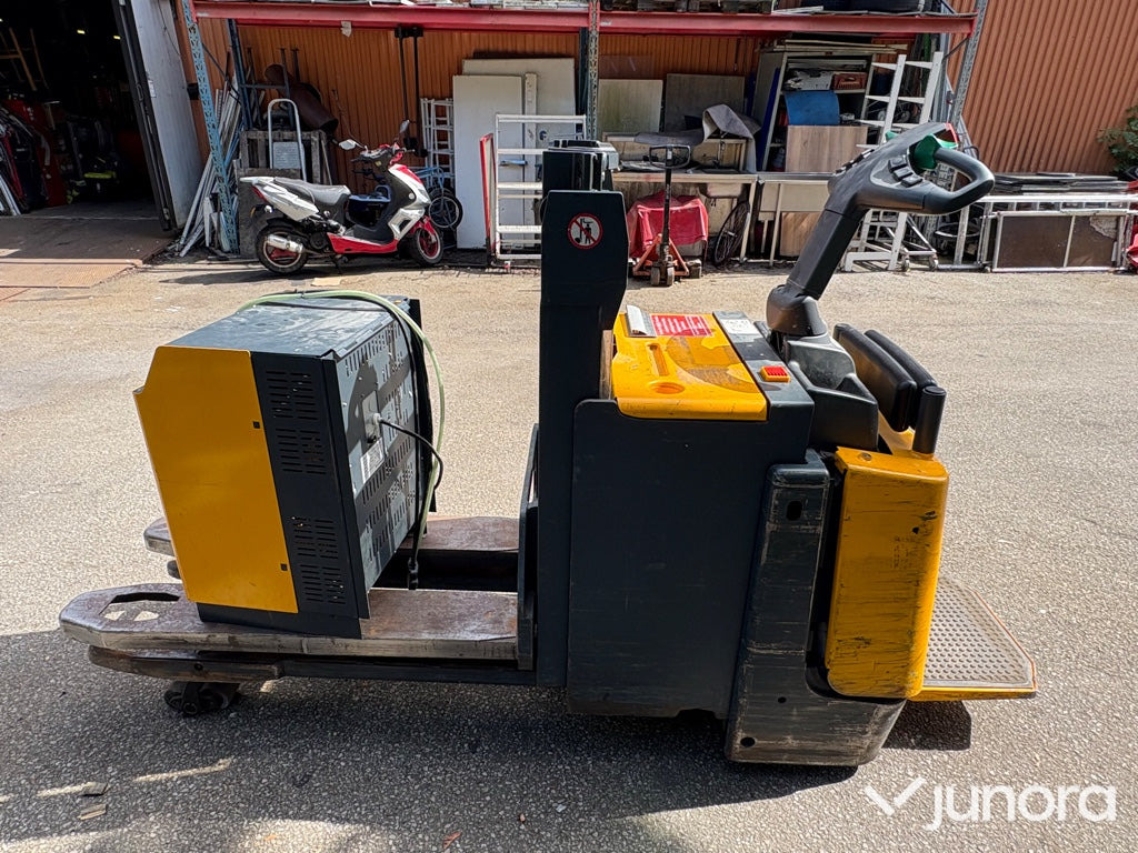 Truck - Ståstaplare - Motviktstruck: bild 2 Truck - Ståstaplare - Motviktstruck: bild 2
