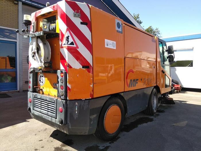 Aebi MFH2500 - Sopmaskin: bild 2 Aebi MFH2500 - Sopmaskin: bild 2