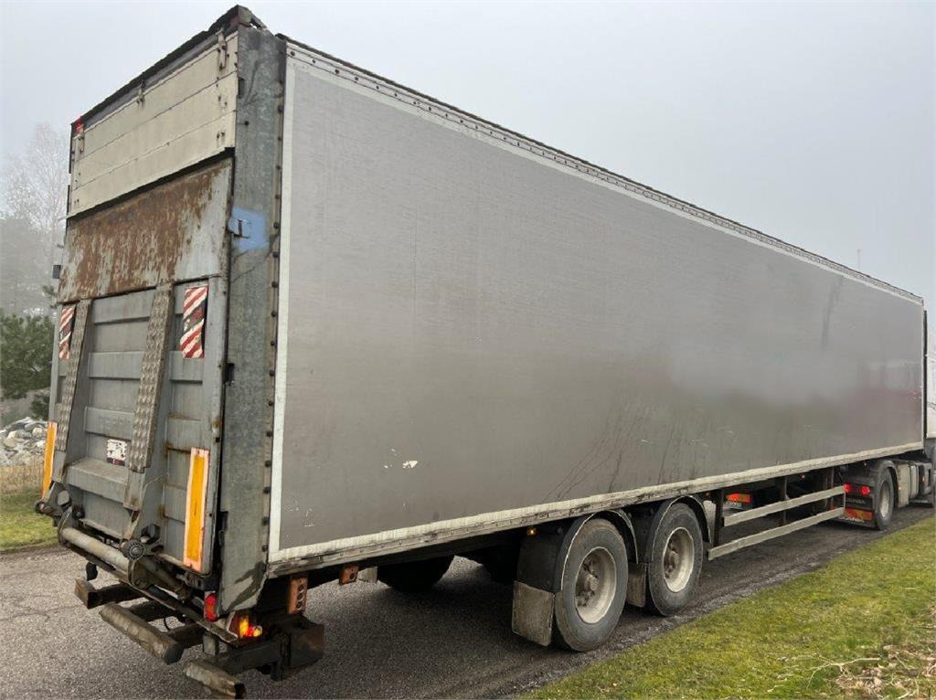 Fruehauf 13,6 mtr box - lodretstående lift - Skåp semitrailer: bild 1 Fruehauf 13,6 mtr box - lodretstående lift - Skåp semitrailer: bild 1