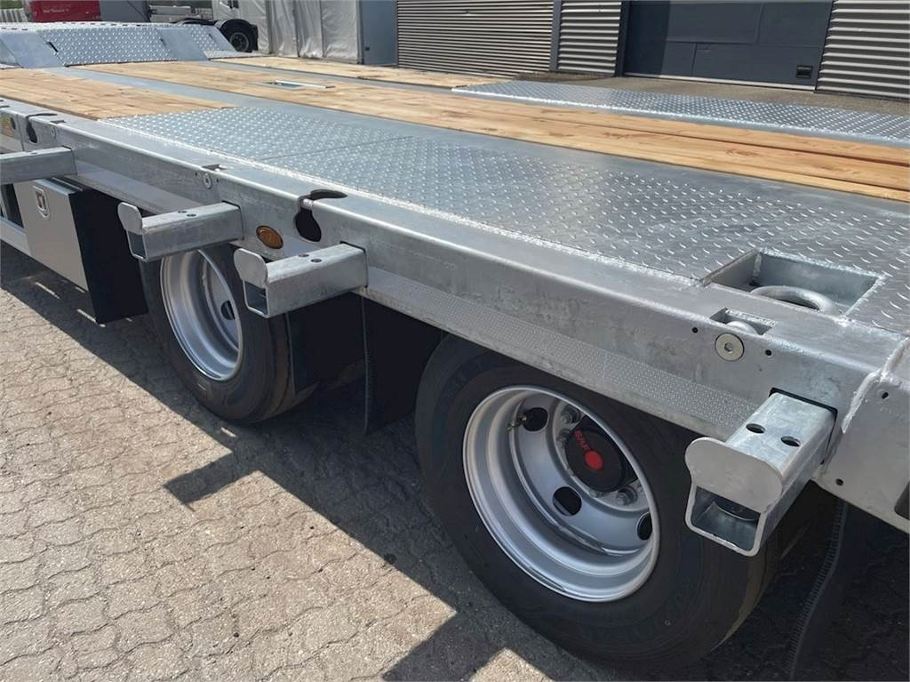 Hangler VTS-H 400 4 akslet - 2 delt ramper - Låg lastare trailer: bild 3 Hangler VTS-H 400 4 akslet - 2 delt ramper - Låg lastare trailer: bild 3