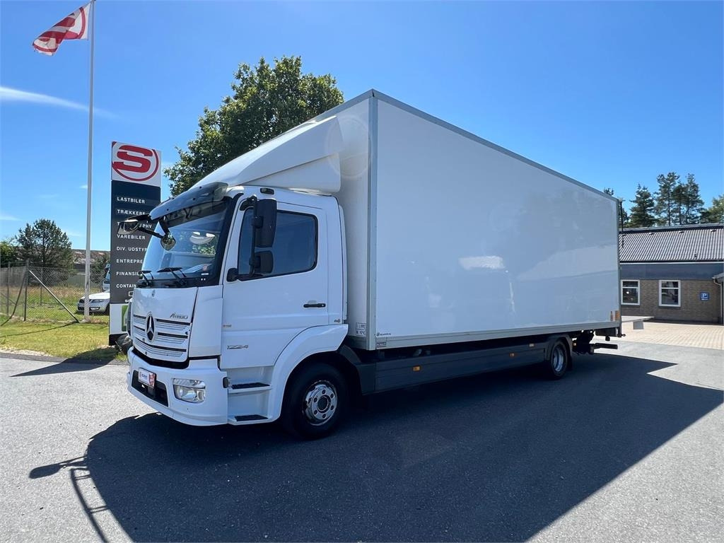 Mercedes-Benz Atego 1224 LnR - Lastbil med skåp: bild 1 Mercedes-Benz Atego 1224 LnR - Lastbil med skåp: bild 1