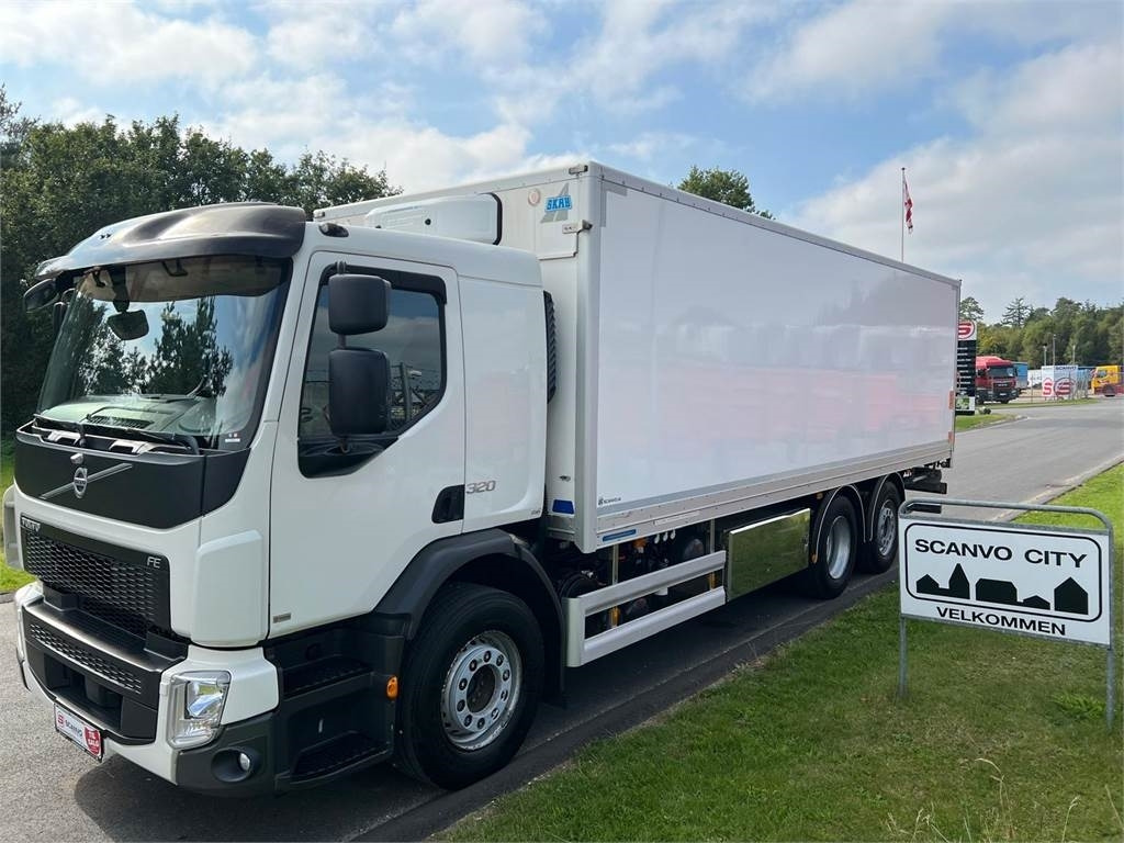 Volvo FE320 6x2*4 - Lastbil med skåp: bild 1 Volvo FE320 6x2*4 - Lastbil med skåp: bild 1
