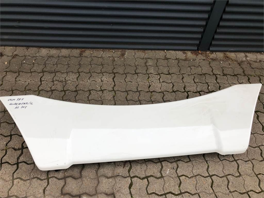 Volvo Tagspoiler Volvo FH Globetrotter 2018 - Aerodynamik/ Spoiler: bild 2 Volvo Tagspoiler Volvo FH Globetrotter 2018 - Aerodynamik/ Spoiler: bild 2