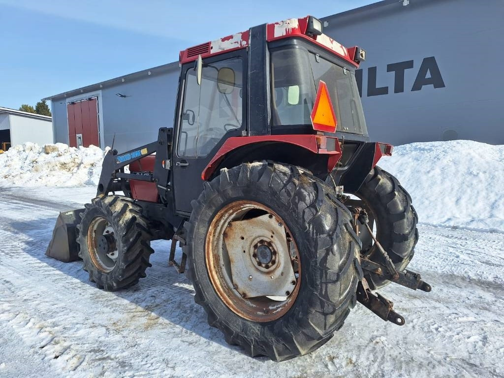 Case IH 685XL ETUKUORMAAJALLA - Traktor: bild 2 Case IH 685XL ETUKUORMAAJALLA - Traktor: bild 2