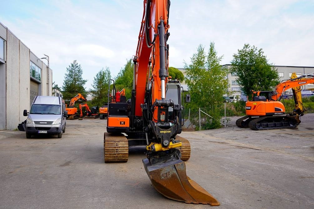 Doosan DX140LC-5 ENGCON - Bandgrävare: bild 4 Doosan DX140LC-5 ENGCON - Bandgrävare: bild 4