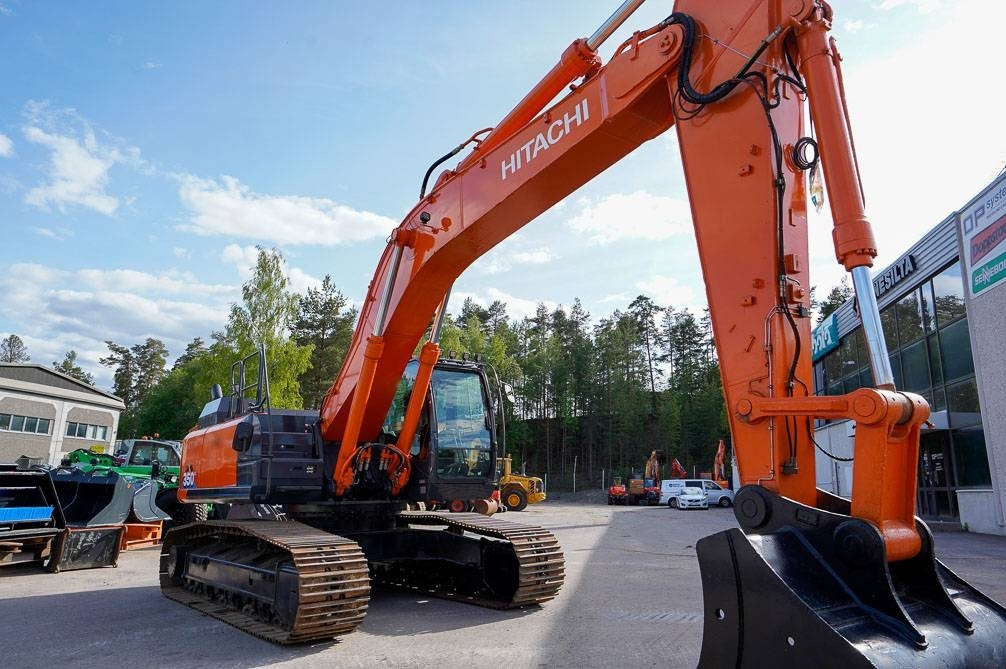 Hitachi ZX350LC-6 UUSI ALAKERTA - Bandgrävare: bild 4 Hitachi ZX350LC-6 UUSI ALAKERTA - Bandgrävare: bild 4