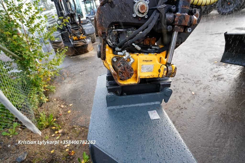 Grävmaskin på däck JCB 110W Hydradig PYÖRITTÄJÄLLÄ: bild 12