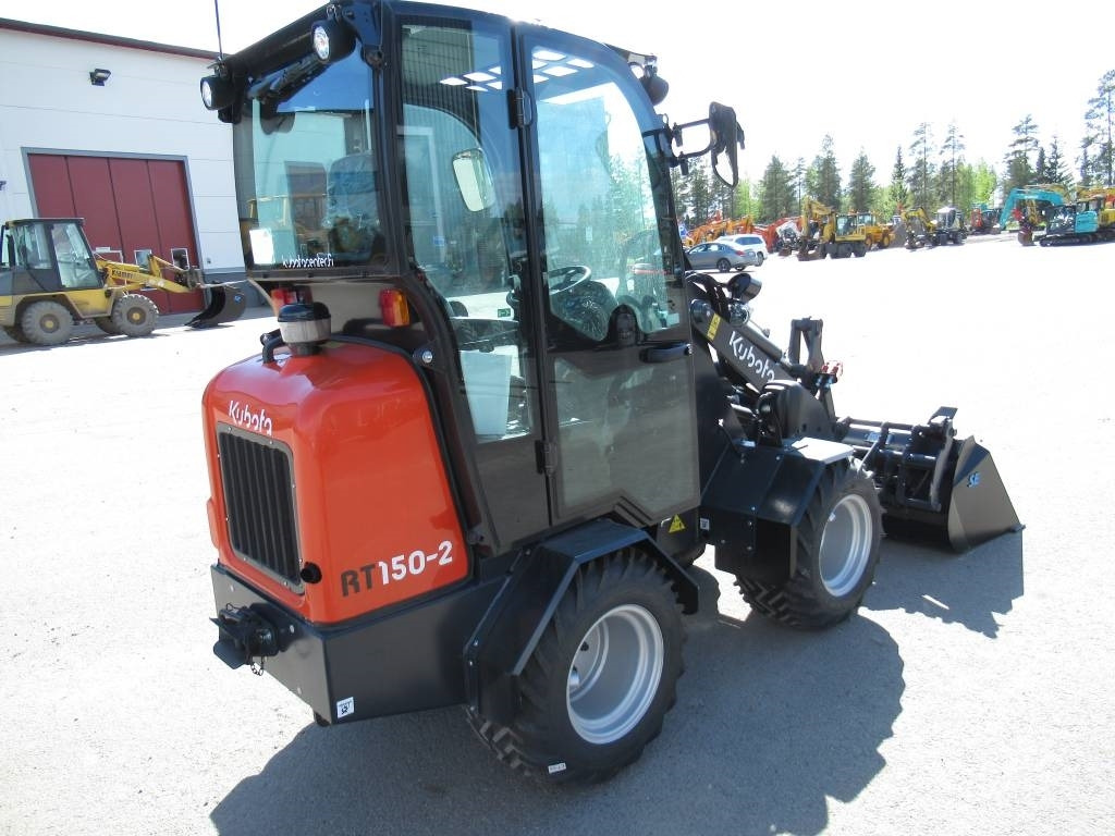 Kubota RT150-2 PIENKUORMAAJA, UUSI - Minilastare: bild 4 Kubota RT150-2 PIENKUORMAAJA, UUSI - Minilastare: bild 4