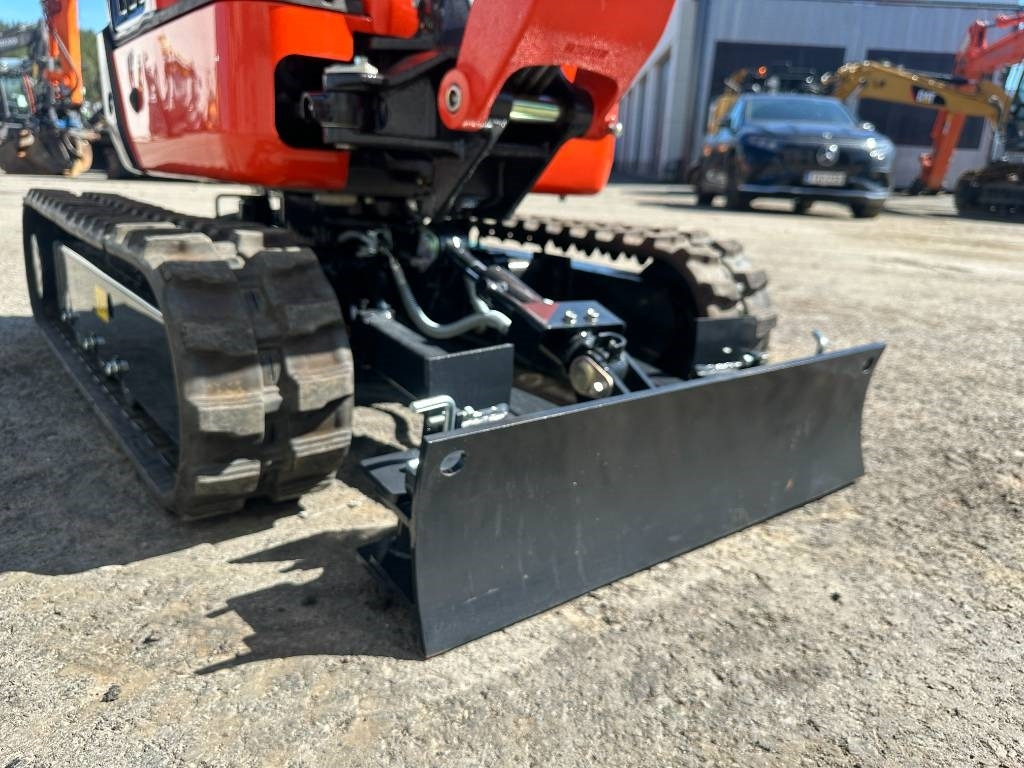 Minigrävmaskin Kubota U 10 - 5 ex demo 20h ajettu kallistajalla: bild 15