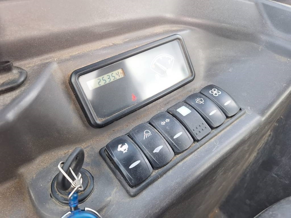 Minigrävmaskin Volvo EC18C KALLISTAJALLA *EI ALVIA*: bild 9