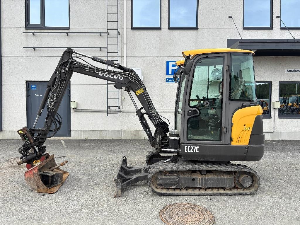 Volvo EC27C PYÖRITTÄJÄLLÄ  - Minigrävmaskin: bild 1 Volvo EC27C PYÖRITTÄJÄLLÄ  - Minigrävmaskin: bild 1