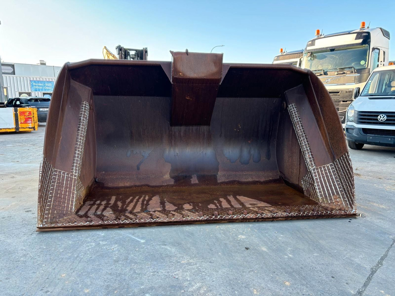 Volvo L150 - L180 - L220. Kippschaufel 5m3. Volvo L150 - L180 - L220. Kippschaufel 5m3. - Lastarskopa för Byggmaskiner: bild 2 Volvo L150 - L180 - L220. Kippschaufel 5m3. Volvo L150 - L180 - L220. Kippschaufel 5m3. - Lastarskopa för Byggmaskiner: bild 2