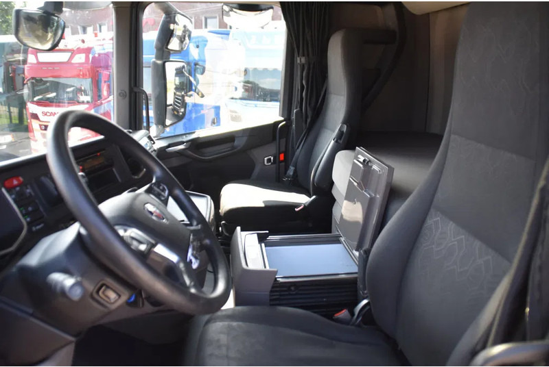 Scania S450 NGS 4x2NB - FULL AIR - RETARDER - ACC - PARK. AIRCO - 2 x FUEL TANKS - TOP CONDITION - - Dragbil: bild 5 Scania S450 NGS 4x2NB - FULL AIR - RETARDER - ACC - PARK. AIRCO - 2 x FUEL TANKS - TOP CONDITION - - Dragbil: bild 5