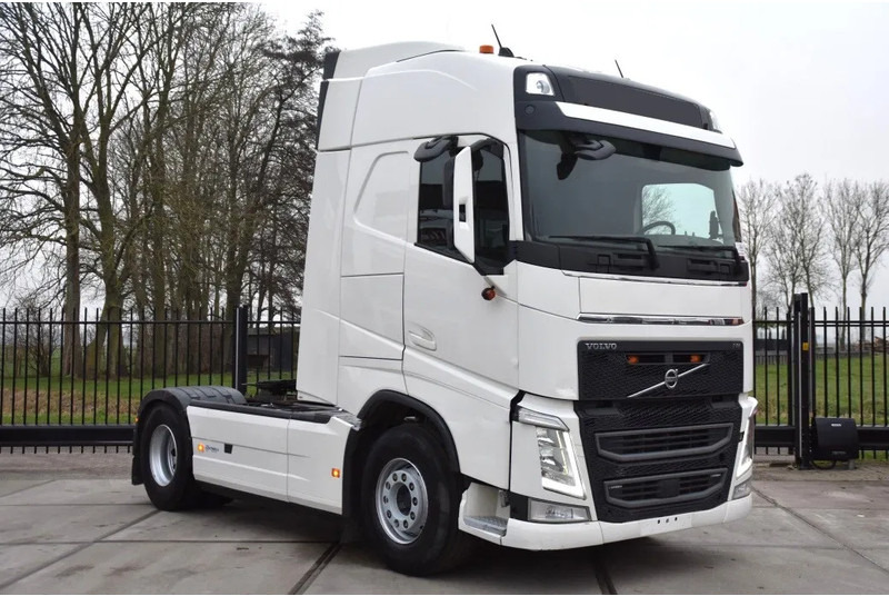 Volvo FH 460 Globe 4x2 - FULL AIR - 628 TKM - HYDRAULIC SYSTEM - PTO - NAVI - 2 x FUEL TANKS - - Dragbil: bild 1 Volvo FH 460 Globe 4x2 - FULL AIR - 628 TKM - HYDRAULIC SYSTEM - PTO - NAVI - 2 x FUEL TANKS - - Dragbil: bild 1