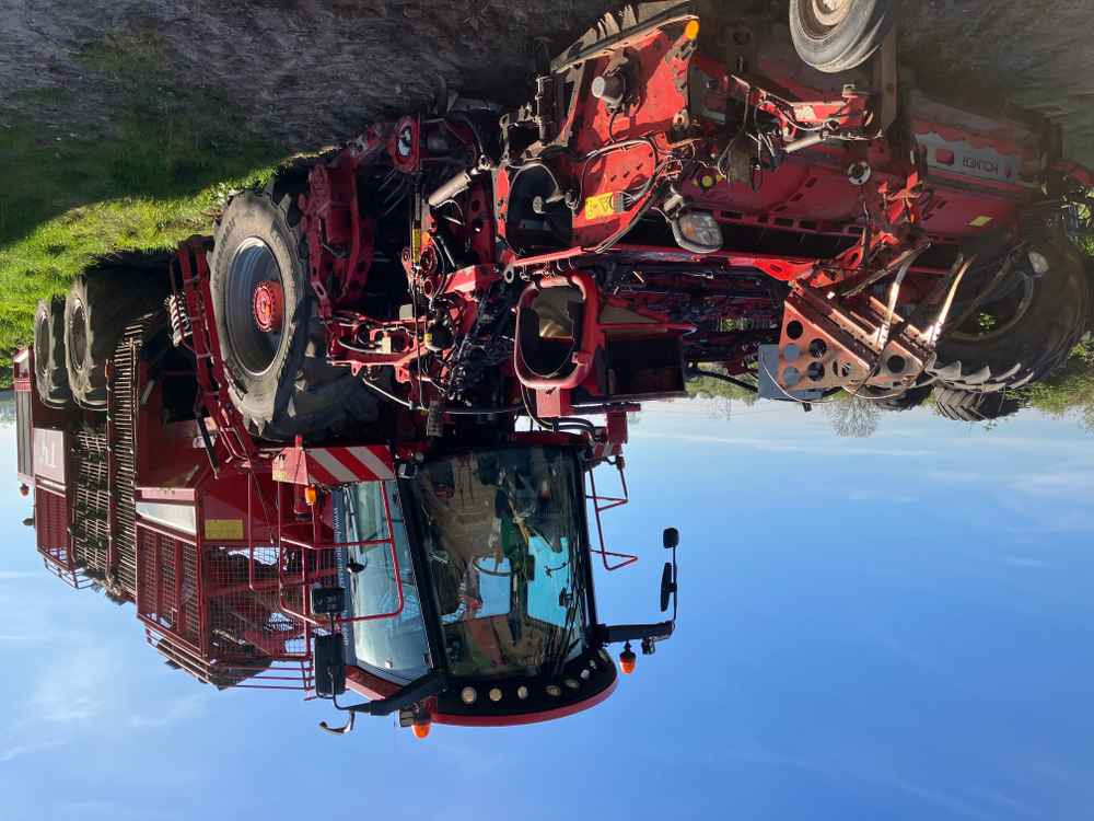 Holmer Holmer T4-40 Self-Propelled Sugarbeet Harvester - Maskin för jordbearbetning: bild 1 Holmer Holmer T4-40 Self-Propelled Sugarbeet Harvester - Maskin för jordbearbetning: bild 1