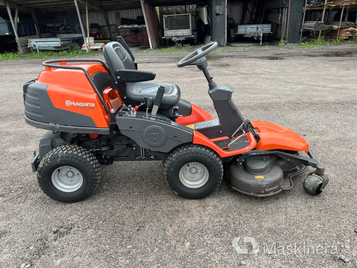 Åkgräsklippare Husqvarna R422 Ts AWD - Gräsklippare: bild 4 Åkgräsklippare Husqvarna R422 Ts AWD - Gräsklippare: bild 4