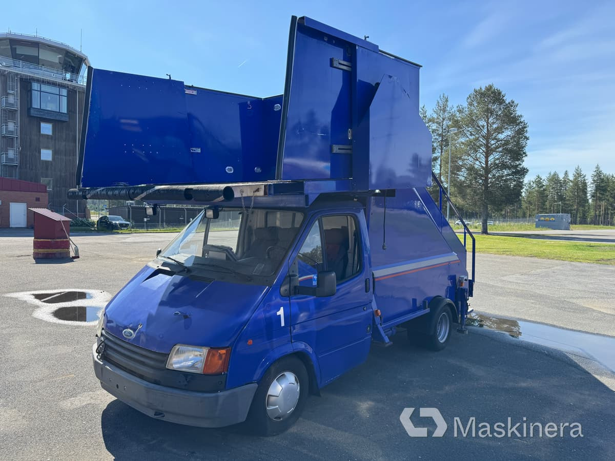 Ford Transit TFGBHL 130 Trappbil Ford Transit TFGBHL - Skåpbil: bild 1 Ford Transit TFGBHL 130 Trappbil Ford Transit TFGBHL - Skåpbil: bild 1