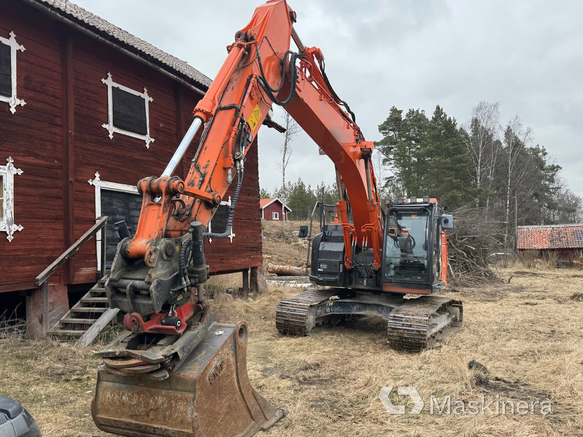 Grävmaskin Hitachi ZX225USLC-5B med redskap - Bandgrävare: bild 2 Grävmaskin Hitachi ZX225USLC-5B med redskap - Bandgrävare: bild 2