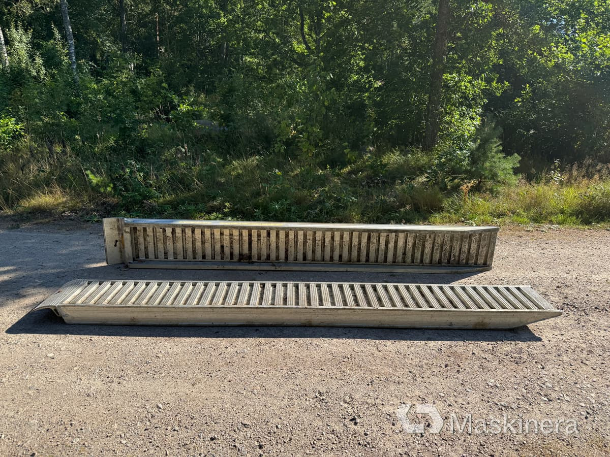 Lastramper Lotus RC 140/35 - Lastramp: bild 2 Lastramper Lotus RC 140/35 - Lastramp: bild 2