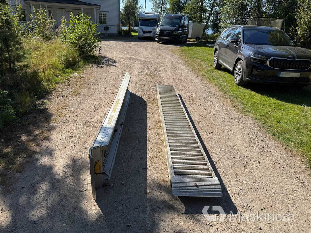Lastramper Lotus RC 140/35 - Lastramp: bild 4 Lastramper Lotus RC 140/35 - Lastramp: bild 4