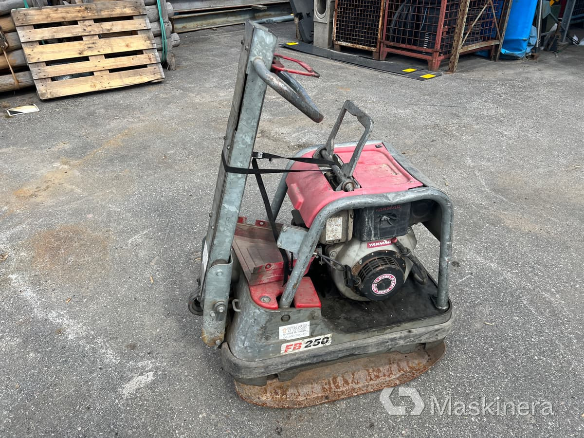 Markvibrator Swepac FB250 (Defekt) - Vibroplatta: bild 1 Markvibrator Swepac FB250 (Defekt) - Vibroplatta: bild 1