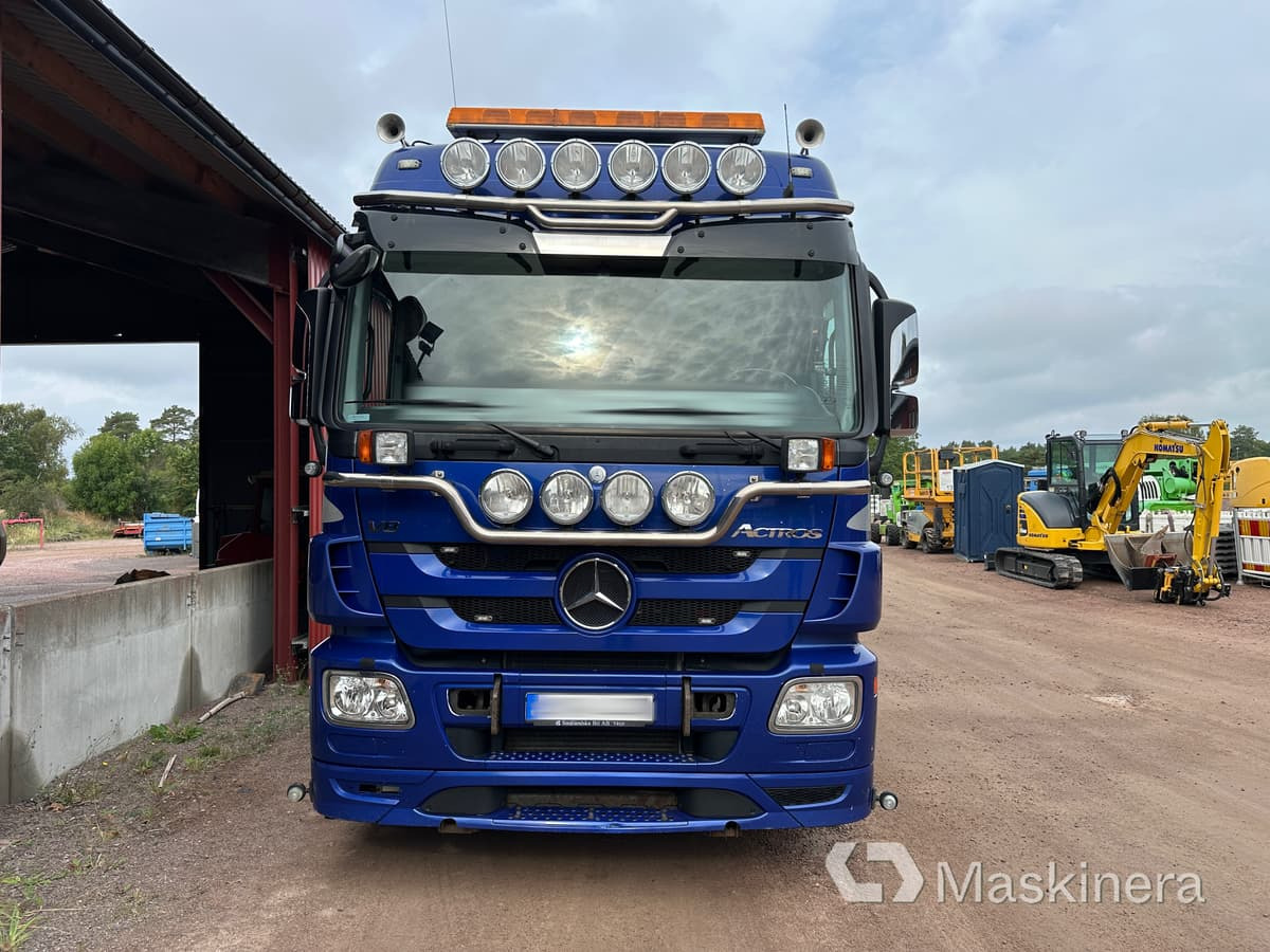 Mercedes Benz 930.24 3260L Krokbil Mercedes Benz 3260L med Cameleont - Lastväxlare lastbil: bild 2 Mercedes Benz 930.24 3260L Krokbil Mercedes Benz 3260L med Cameleont - Lastväxlare lastbil: bild 2