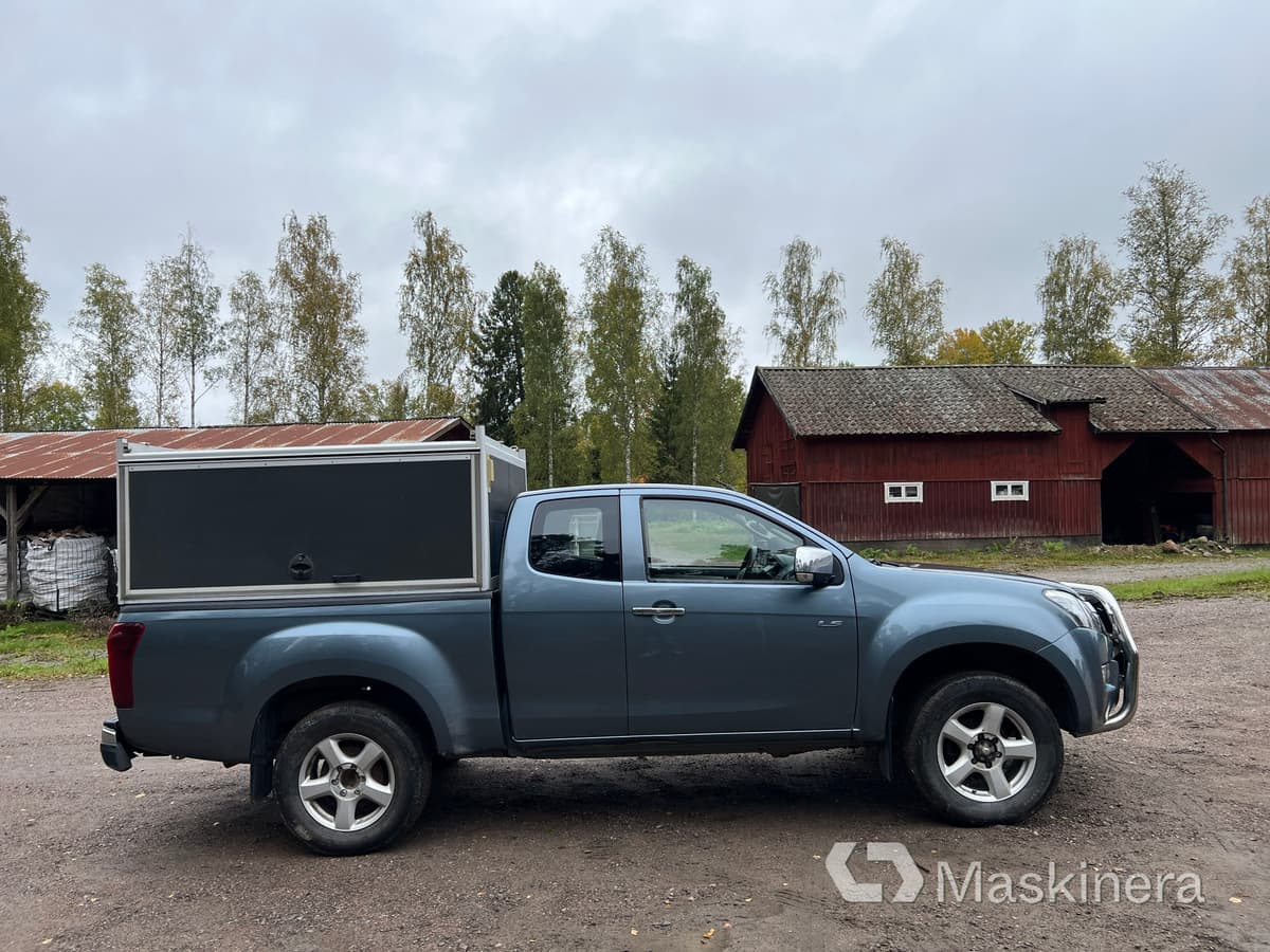 Pickup Isuzu D-Max Space Cab 2.5 TD - Skåpbil: bild 4 Pickup Isuzu D-Max Space Cab 2.5 TD - Skåpbil: bild 4