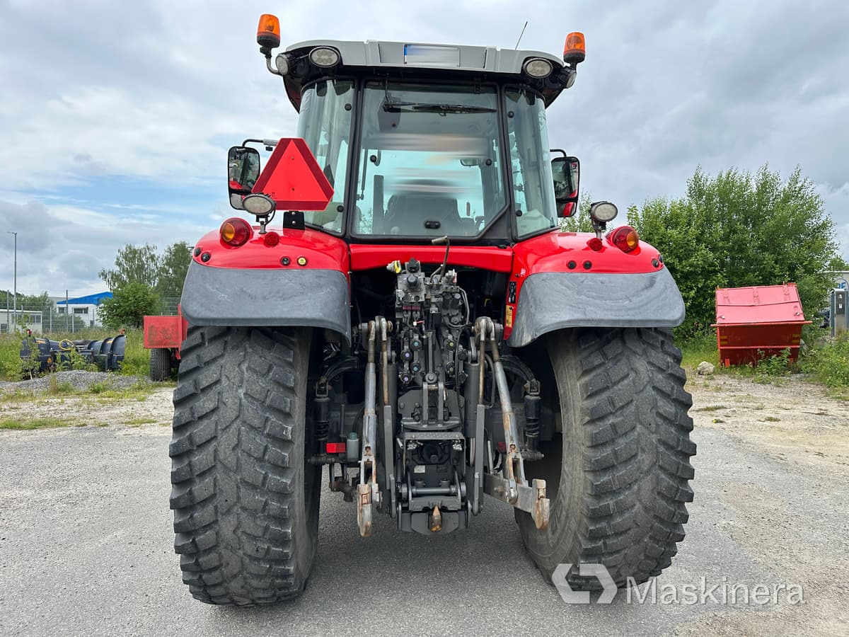 Traktor Massey Fergusson MF 6715 S med Bigab 10-14 G2 lastväxlarvagn - Traktor: bild 4 Traktor Massey Fergusson MF 6715 S med Bigab 10-14 G2 lastväxlarvagn - Traktor: bild 4