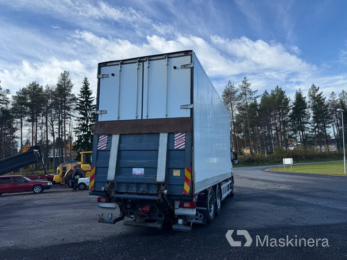 Volvo FM Skåpbil 6x2 - Lastbil med skåp: bild 2 Volvo FM Skåpbil 6x2 - Lastbil med skåp: bild 2