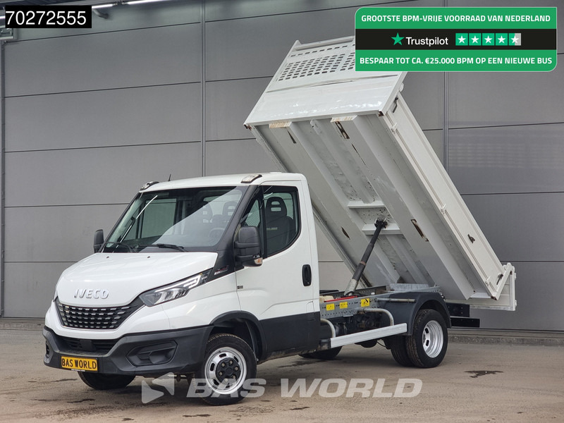 Iveco Daily 35C18 3.0L Automaat Kipper Dubbellucht 3.5t Trekhaak LED Airco Cruise Kieper Tipper 2m3 Airco Trekhaak Cruise control - Transportbil med tippflak: bild 1 Iveco Daily 35C18 3.0L Automaat Kipper Dubbellucht 3.5t Trekhaak LED Airco Cruise Kieper Tipper 2m3 Airco Trekhaak Cruise control - Transportbil med tippflak: bild 1