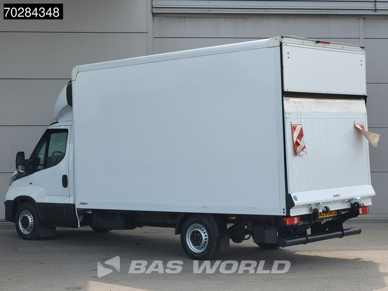 Iveco Daily 35S16 Automaat Laadklep Bakwagen 160PK Airco Camera Euro6 Meubelbak Koffer 21m3 Airco - Volymskåp: bild 2 Iveco Daily 35S16 Automaat Laadklep Bakwagen 160PK Airco Camera Euro6 Meubelbak Koffer 21m3 Airco - Volymskåp: bild 2