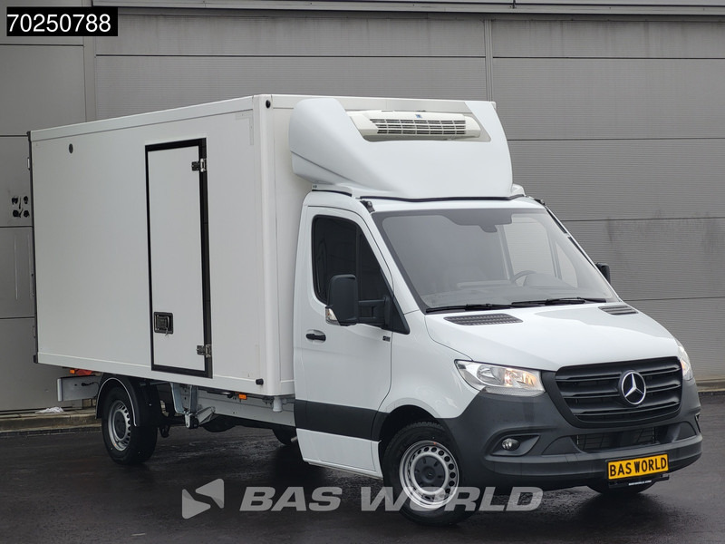 Mercedes-Benz Sprinter 317 CDI Koelwagen Thermo King V-300max 230V stekker Bakwagen Koel Kühlwagen 16m3 Airco Cruise control - Kylbil: bild 2 Mercedes-Benz Sprinter 317 CDI Koelwagen Thermo King V-300max 230V stekker Bakwagen Koel Kühlwagen 16m3 Airco Cruise control - Kylbil: bild 2