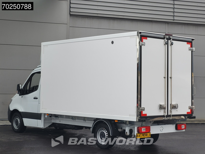 Mercedes-Benz Sprinter 317 CDI Koelwagen Thermo King V-300max 230V stekker Bakwagen Koel Kühlwagen 16m3 Airco Cruise control - Kylbil: bild 3 Mercedes-Benz Sprinter 317 CDI Koelwagen Thermo King V-300max 230V stekker Bakwagen Koel Kühlwagen 16m3 Airco Cruise control - Kylbil: bild 3