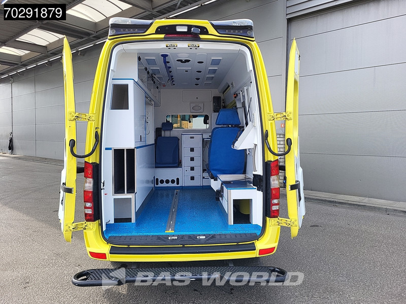 Mercedes-Benz Sprinter 319 CDI Marge! 3.0L V6 Automaat 2x Schuifdeur Airco Cruise Euro6 Krankenwagen Rettungswagen 8m3 Airco Cruise control - Ambulans: bild 3 Mercedes-Benz Sprinter 319 CDI Marge! 3.0L V6 Automaat 2x Schuifdeur Airco Cruise Euro6 Krankenwagen Rettungswagen 8m3 Airco Cruise control - Ambulans: bild 3