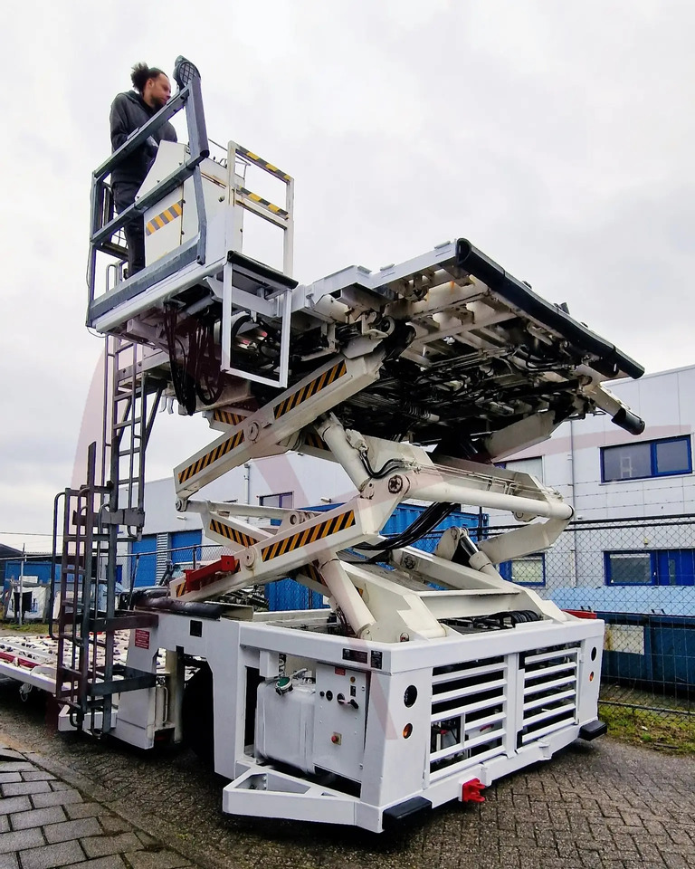 AIR MARREL LAM7000 DP/MDL8 - Container- och pallastare: bild 4 AIR MARREL LAM7000 DP/MDL8 - Container- och pallastare: bild 4